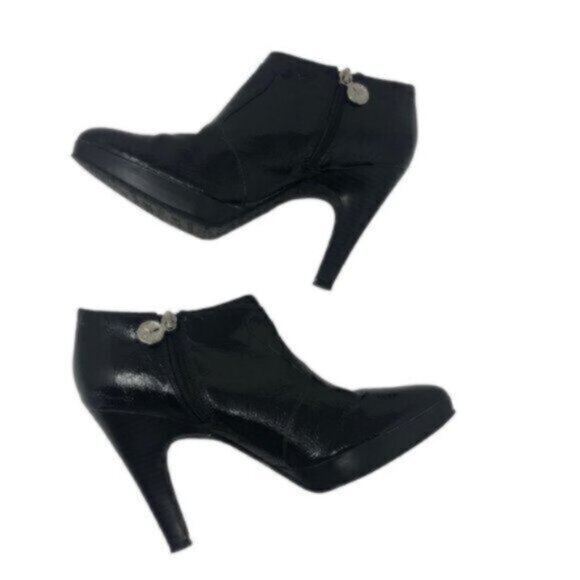 Isaac Mizrahi Desiree Black Shiny Leather Ankle Bootie Heel Size 7.5 - Picture 12 of 14